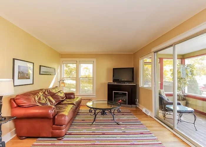 Screened Porch Pt Water Views Hot Tub Walk To Saug